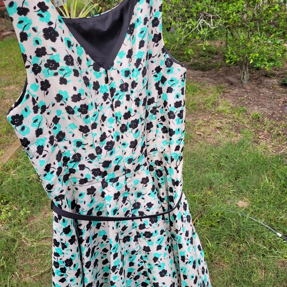 Cocktail dress - Picture 2 of 3